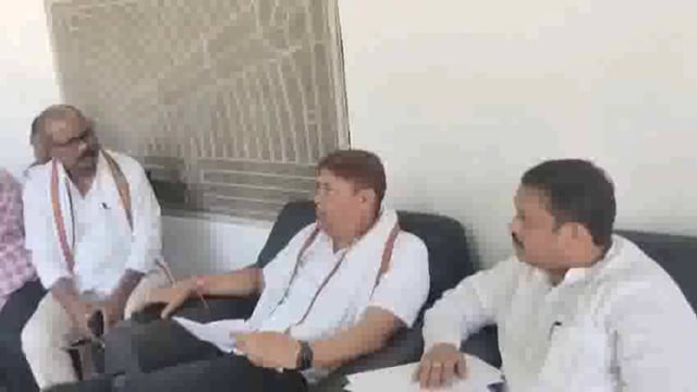 बिहार सरकार के वन पर्यावरण व जलवायु परिवर्तन मंत्री डॉ. सुनील कुमार ने वन संबंधित विभिन्न जन समस्याओं पर चर्चा