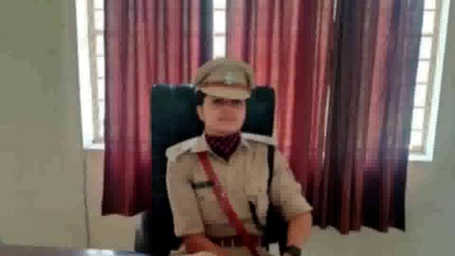 महिला सिपाही सी ओ दंपति को ब्लैकमैल करने के आरोप में हुई गिरफ्तार!