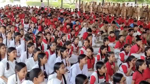 भारत-पाकिस्तान के बीच तनाव के चलते किया गया मार्क ड्रिल का आयोजन किया प्रदर्शन