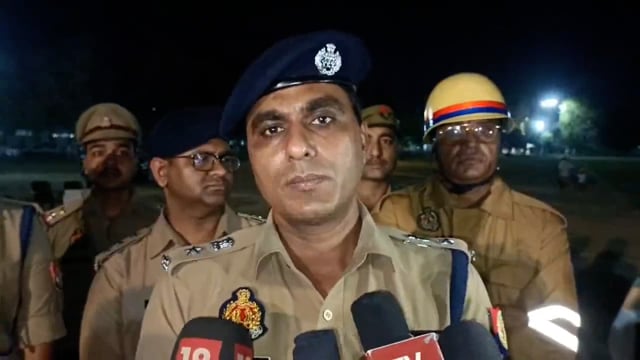 प्रतापगढ़ स्थित परेड ग्राउंड में आयोजित मॉक ड्रिल में आपातकालीन स्थितियों से निपटने के संबंध में पुलिस अधीक्षक का बयान,