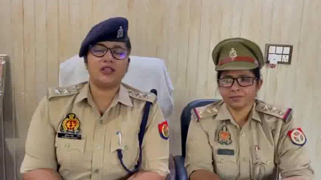 बुलंदशहर में क्राइम ब्रांच और फाइनेंस कंपनी के एजेंट बनकर धोखाधड़ी करने वाले दो शातिर आरोपियों को पुलिस ने गिरफ्तार किया है। ये आरोपी रिकवरी एजेंट के रूप में कार्य करते हुए लोन पेंडिंग वाहनों का पता लगाने के लिए ऐप का इस्तेमाल करते थे और फिर वाहन मालिकों को ठगने की योजना बनाते थे।#crime