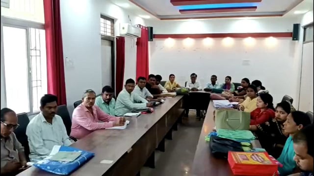 बीडीओ ने विकास शिविर के संबंध में विकास मित्रों एवं अधिकारियों के साथ किया बैठक।