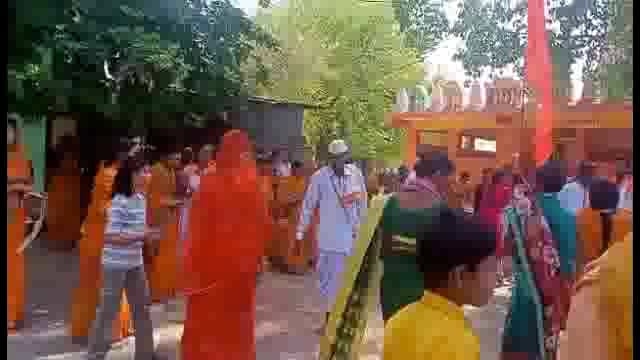 कुमदाळ येथे अखंड हरिनाम सप्ताह निमित्ताने गावकऱ्यांनी काढली मिरवणूक