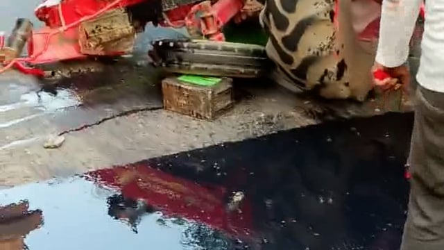 डम्फर ट्रेक्टर में आमने-सामने से टक्कर एक घायल 