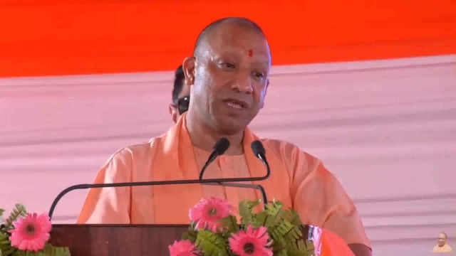 उत्तर प्रदेश के मुख्यमंत्री योगी आदित्यनाथ ने एक जनसभा को संबोधित करते हुए कहा कि पाकिस्तान के एक जहाज को जिस मिसाइल ने निशाना बनाया, उसका नाम है 'ब्रह्मोस'।
#politics