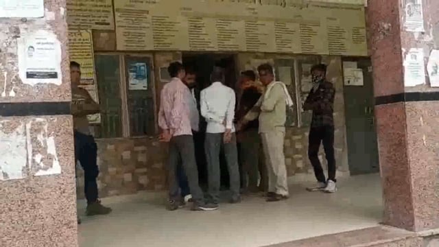 थाना हाईवे के टेक्मेन सिटी के समीप वाहन के इंतजार में खड़े रिटायर्ड सूबेदार को रोडवेज बस ने मारी टक्कर हुई मौत