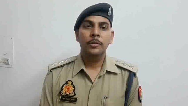 प्रयागराज गंगानगर की सोरांव थाने की पुलिस ने दो वांछित अपराधियों को गिरफ्तार कर भेजा जेल।