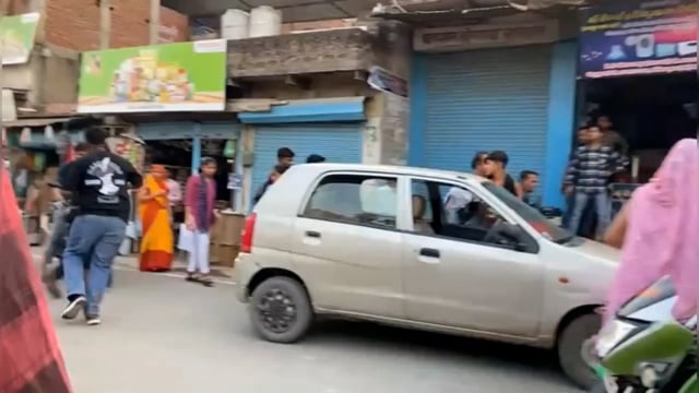 झांसी मोठ में दबंग की गुंडागर्दी का वीडियो वायरल