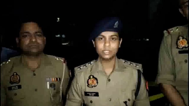 मथुरा में रिफाइनरी पुलिस और रिवॉर्ड डेढ़ टीम की गांजा तस्करों के साथ हुई मुठभेड़ एक को लगी गोली