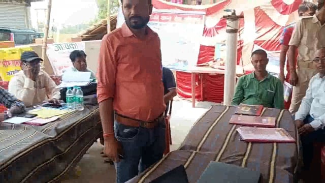 मुखिया की अध्यक्षता में आयोजित सरकार आपके द्वार कार्यक्रम का उप विकास आयुक्त बांका ने किया निरीक्षण 