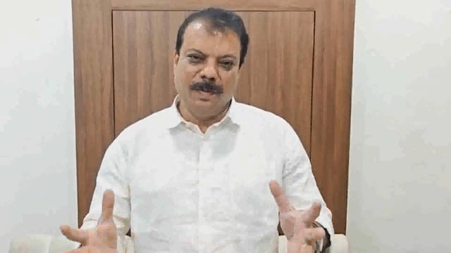 प्रदेश सरकार में मंत्री विजय शाह द्वारा एक सेना अधिकारी के खिलाफ की गई अपमानजनक टिप्पणी को लेकर विवाद गहराता जा रहा है। कांग्रेस नेता उमंग सिंघार ने मुख्यमंत्री मोहन यादव की चुप्पी पर कड़ा सवाल उठाते हुए कहा, 