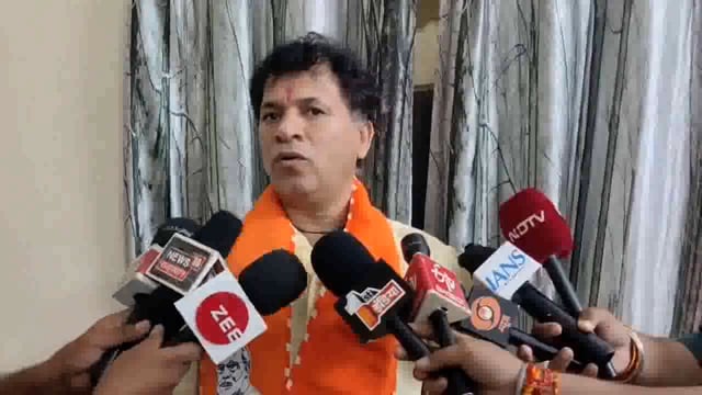 बाड़मेर सांसद उम्मेदाराम बेनीवाल के हालिया बयान पर पूर्व केंद्रीय मंत्री कैलाश चौधरी ने तीखी प्रतिक्रिया दी है। उन्होंने बेनीवाल के आरोपों और टिप्पणियों को बेबुनियाद#politics