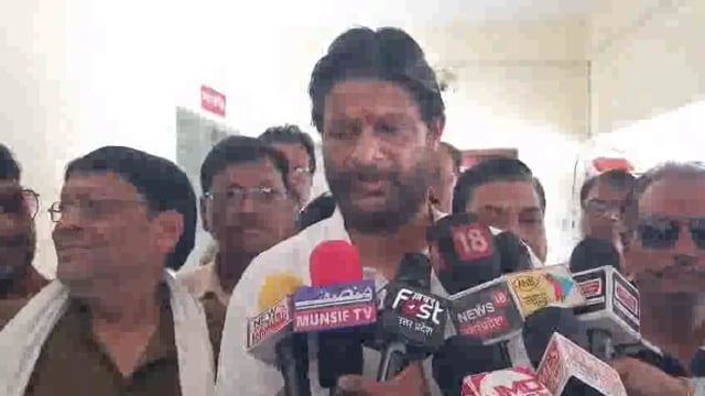 झांसी मध्यप्रदेश सरकार के मंत्री विजय शाह के खिलाफ F i R दर्ज कराई  पूर्व केंद्रीय मंत्री प्रदीप जैन आदित्य ने 