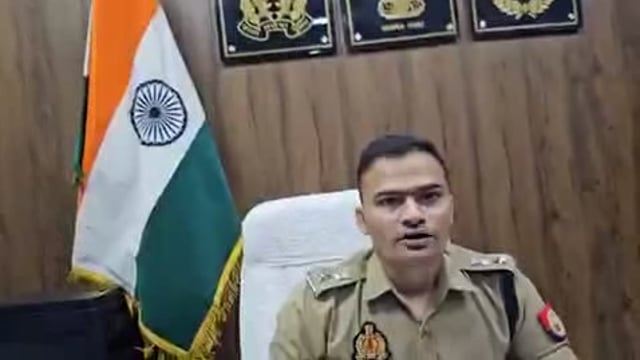 ▶️....संभल: सरकारी जमीन हड़पने का बड़ा खुलासा 
➡️ चकबंदी स्टाफ ने 58 अज्ञात लोगों के नाम में बांटी 326 बीघा सरकारी जमीन
➡️ तहसील से सरकारी अभिलेख गायब कर फर्जीवाड़ा किया गया
➡️ 67 लोगों के खिलाफ केस दर्ज
➡️ 9 चकबंदी अधिकारियों में से 4 कर्मचारी मृत
➡️ लेखपाल रामोतार, लिपिक, चपरासी रामनिवास, लेखपाल मोरध्वज गिरफ्तार
➡️ आरोपी लेखपाल सुरेंद्र यादव अभी फरार
➡️ गुन्नौर तहसील क्षेत्र का मामला