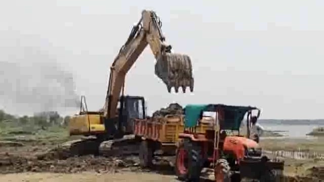 तिरु मध्य प्रकल्पातून गाळ काढण्याच्या मोहिमेला सुरुवात