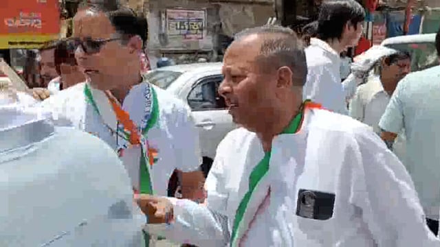 राया: ऑपरेशन सिंदूर की सफलता पर हुआ तिरंगा यात्रा का आयोजन: तिरंगा यात्रा रूट को लेकर भिड़े संघर्ष समिति के सदस्य