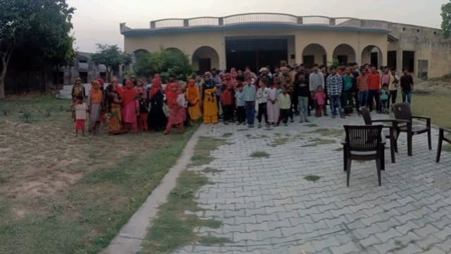 नौहझील पुलिस ने ईट भट्टो पर रह रहे 90 महिला पुरुष बांग्लादेशी हिरासत में लिए