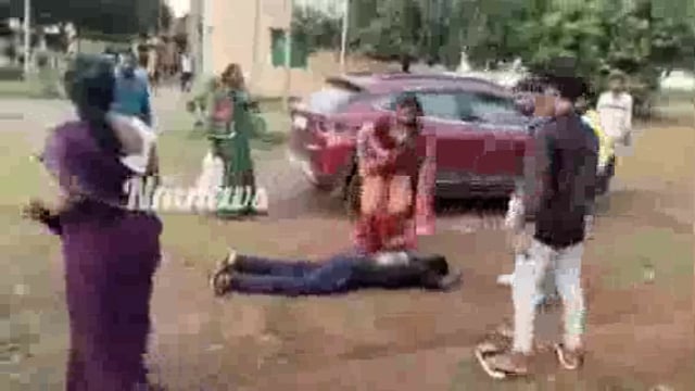 ଅନ ଲାଇନ ପ୍ରେମ ହୀନସ୍ତା ହେଲେ ପ୍ରେମିକ ଓ ପ୍ରେମିକା ଢେଙ୍କାନାଳ ଗଁଦିଆ ବ୍ଲକରେ ଜଣେ ବିବାହିତା  ପୁରୁଷ ଡବଲ ଲଭ କରି ଫସିଲେ 