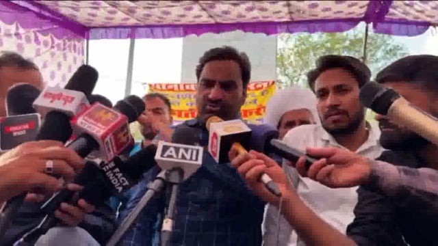 हनुमान बेनीवाल ने आने वाली 25 तारीख को जयपुर में एक बड़ी रैली आयोजित करने की घोषणा की है। इस रैली में उन्होंने लगभग एक लाख लोगों के शामिल होने का दावा#politics