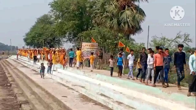 शीतला माता की मूर्ति प्राण प्रतिष्ठा एवं अखंड रामधुन संकीर्तन को लेकर निकाली गई भव्य कलश शोभायात्रा 