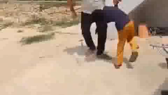 शाहजहांपुर: 130 रुपये चोरी करने के आरोप में मासूम बच्चे की बेरहमी से पिटाई#crime