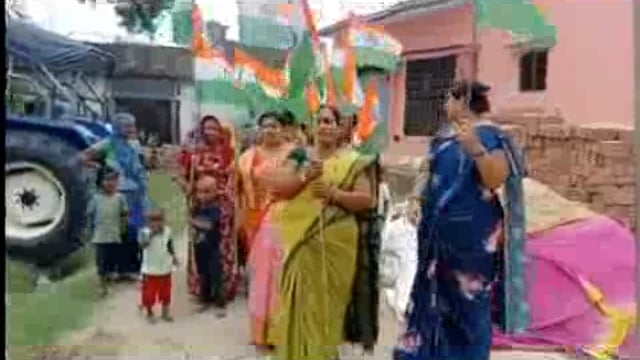 बांसी  कस्बे में बीजेपी महिला मोर्चा की जिलाध्यक्ष अरूणा मिश्रा व सभासद प्रतिमा वर्मा के नेतृत्व में तिरंगा यात्रा