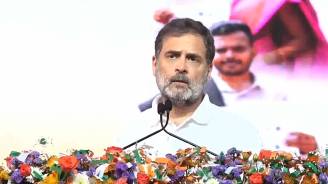 राहुल गांधी का ऐलान- "कर्नाटक में हर व्यक्ति को मिलेगा जमीन पर मालिकाना हक, छठी गारंटी पूरी"#politics
