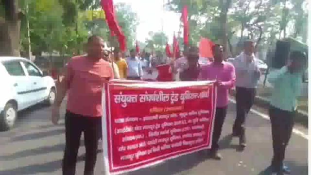 हरिद्वार! सड़कों पर उतरे सैकड़ों मजदूर! मजदूर नेताओं पर फर्जी मुकदमे का आरोप!