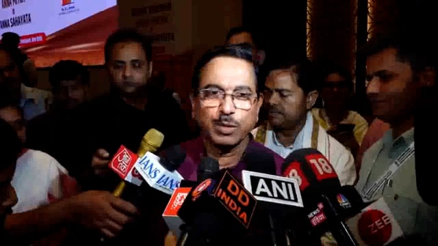 कर्नाटक की अर्थव्यवस्था पर केंद्रीय मंत्री प्रहलाद जोशी का बयान: "कांग्रेस को बेंगलुरु की चिंता नहीं, सरकार चलाने का तरीका उसे मुश्किल में डाल देगा"#politics