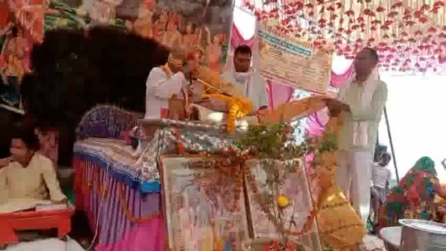 भरतपुर,वैर में श्री राम कथा महोत्सव में शामिल शास्त्री का स्वागत , शशिकांत शर्मा वैर शहरह अध्यक्ष 