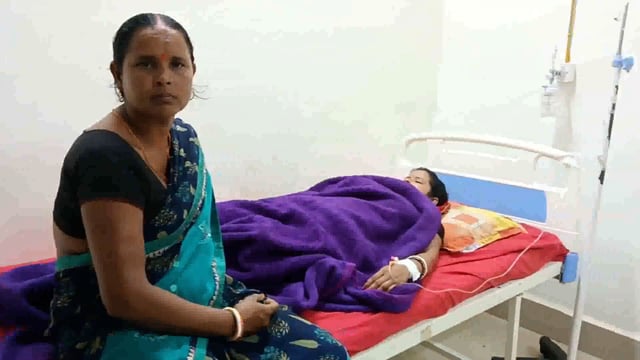 आकाशीय बिजली गिरने की चपेट में आने से दो व्यक्ति जख्मी, एक को किया गया रेफर