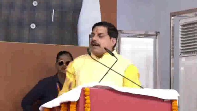 मुंबई: महाराष्ट्र की भाजपा सरकार ने राज्य में आवास संकट को दूर करने के लिए एक नई और व्यापक आवास नीति की घोषणा की है। इस नीति के तहत झुग्गी पुनर्वास#politics