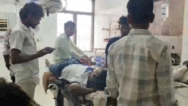 चकिया लालपुर के समीप 02 बाइको की आमने सामने की टक्कर में 05 हुए गंभीर रूप से घायल 03 हुए ट्रामा सेंटर रेफर