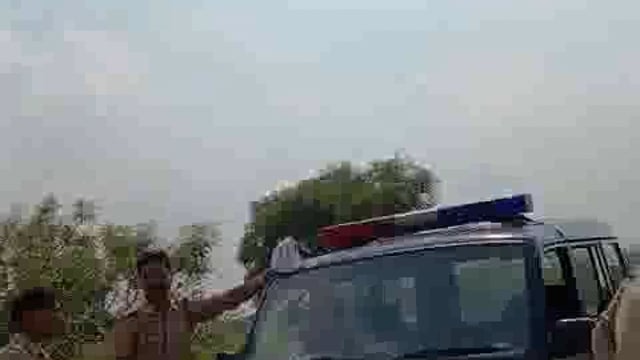 बाघराय थाना क्षेत्र के उमरी कोटिला में डिलीवरी संचालक से हुई मारपीट और छिनौती में दी गई तकरीर जांच में जुटी बाघराय पुलिस