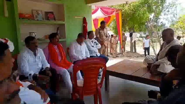 शहीद सिपाही के नाम पर गांव में बनेगा स्मृति उपवन,कैबिनेट मंत्री अनिल राजभर ने परिजनों से मिल कर व्यक्त किया शोक संवेदना