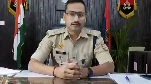 ▶️... वाराणसी : कपसेठी पुलिस ने हत्या का किया खुलासा 

 पत्नी के प्रेमी ने की थी पति की हत्या
 प्रेम प्रसंग की जानकारी होने पर रची गई साजिश
 दोस्तों के साथ शराब पिलाकर बुलाया गया पति
 अन्य दोस्तों के जाते ही कर दी गई हत्या
 कपसेठी थाना क्षेत्र के दांदूपुर गांव का मामला