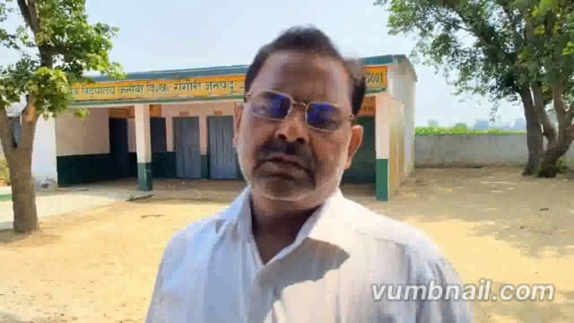 अलीगढ़ के गंगीरी थाना इलाके के नगला गुमानी में स्थित सरकारी स्कूल में ताले तोड़कर चोरी की घटना सामने आई है। चोरों ने स्कूल में लगी सोलर प्लेट समेत अन्य कीमती सामान चोरी कर ले गए।
गांव के प्रधान ने इस चोरी पर कड़ी आपत्ति जताई है और कहा है कि शिक्षा संस्थान की सुरक्षा के लिए त्वरित कार्रवाई होनी चाहिए।
पुलिस ने मामला दर्ज कर चोरी के आरोपियों की तलाश शुरू कर दी है।
#police