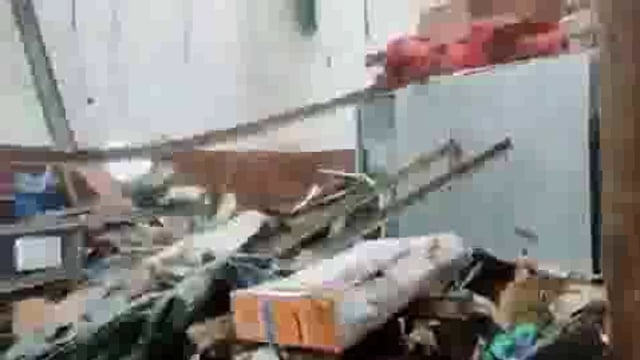 उत्तर प्रदेश के गाजियाबाद जिले में शनिवार को तेज आंधी और बारिश के चलते एक बड़ा हादसा हो गया। शहर के एक ACP दफ्तर की छत गिरने से दफ्तर में मौजूद यूपी पुलिस के सब-इंस्पेक्टर वीरेंद्र मिश्रा की मौके पर ही मौत हो गई।#accident