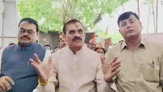 बिहार के उपमुख्यमंत्री विजय सिन्हा ने शनिवार को एक जनसभा को संबोधित करते हुए कहा कि अब समय आ गया है जब 