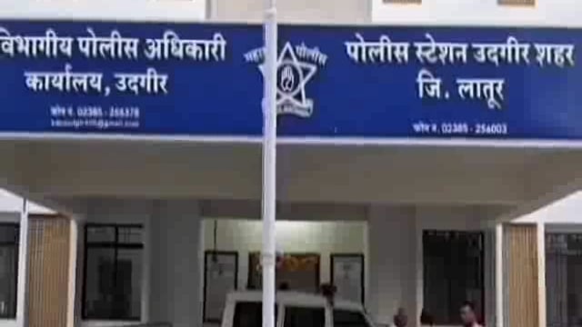 उदगीरात कारची कारला धडक,कार चालकांवर गुन्हा दाखल