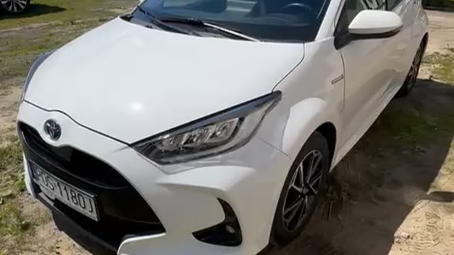 Toyota Yaris video thumbnail 0