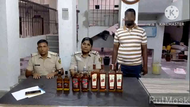 5.25 लीटर  अंग्रेजी शराब के साथ एक व्यक्ति को पुलिस ने किया गिरफ्तार