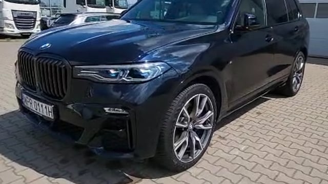 BMW X7 video thumbnail 1