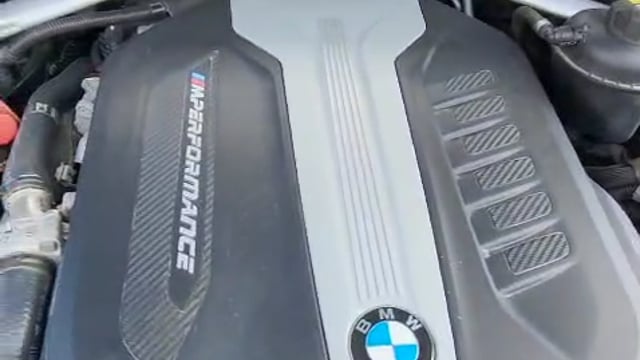 BMW X7 video thumbnail 0