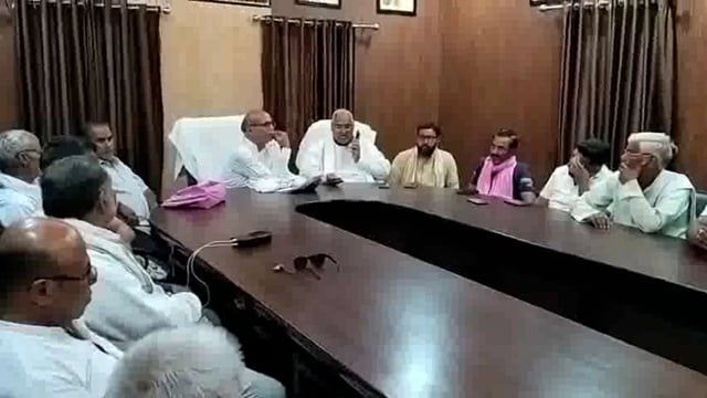 गोवर्धन: राधा कुंड में पाकिस्तानी पंखा मिलने पर भाजपा कार्यकर्ताओं ने की बैठक...