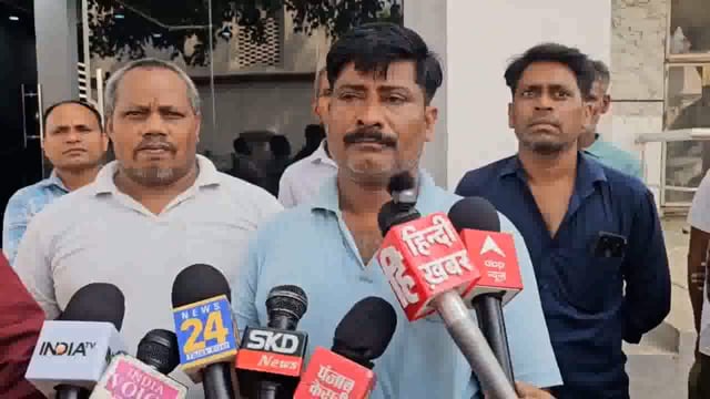 उत्तर प्रदेश के बुलंदशहर जिले के सिकंदराबाद कोतवाली क्षेत्र के गांव जुनैदपुर में जातिसूचक बोर्ड लगाने को लेकर विवाद गहरा गया है। गांव में 