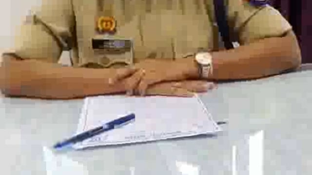 बलरामपुर कोतवाली नगर पुलिस ने चोरी की बाइक के साथ एक अभियुक्त को किया गया गिरफ्तार सुनिए क्या कहतीं हैं क्षेत्राधिकारी 