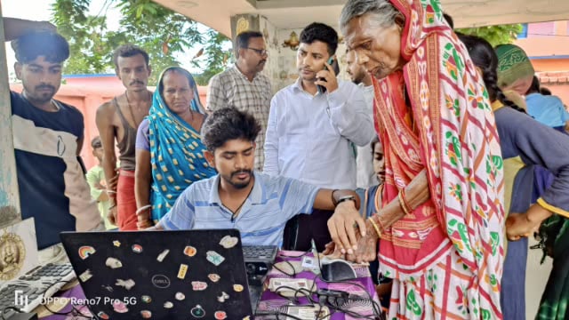 30 मई तक अमरपुर प्रखंड के 72 शिविरों में मुफ्त में बनाया जाएगा आयुष्मान कार्ड। बीडीओ ने माइकिंग कराकर किया प्रचार प्रसार