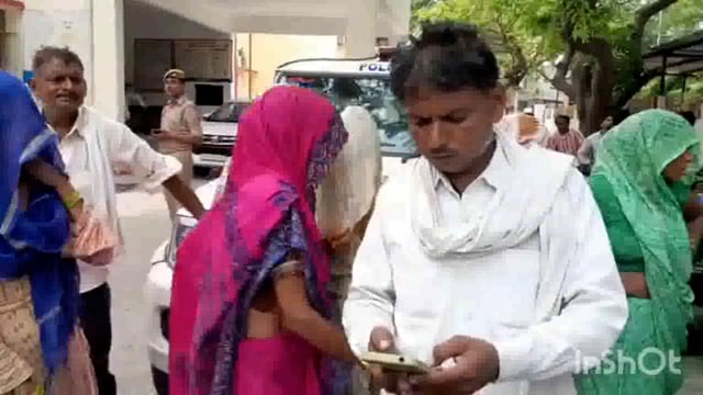 मथुरा: तांत्रिक के नाम बताने पर युवक की हत्या, कार्यवाही की मांग को लेकर SSP कार्यालय पहुंचे परिजन...