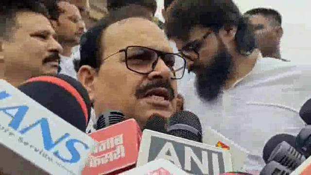 सदर विधायक अब्बास अंसारी को एमपी-एमएलए कोर्ट ने दो साल की सजा के साथ साथ जुर्माना लगाया दी जमानत, आगे करेंगे अपील 